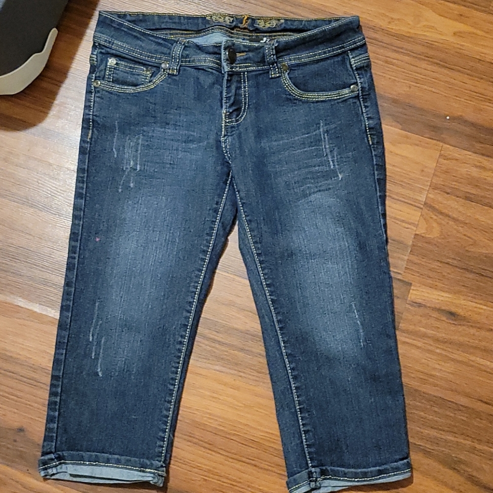 Cute capris - Picture 3 of 3